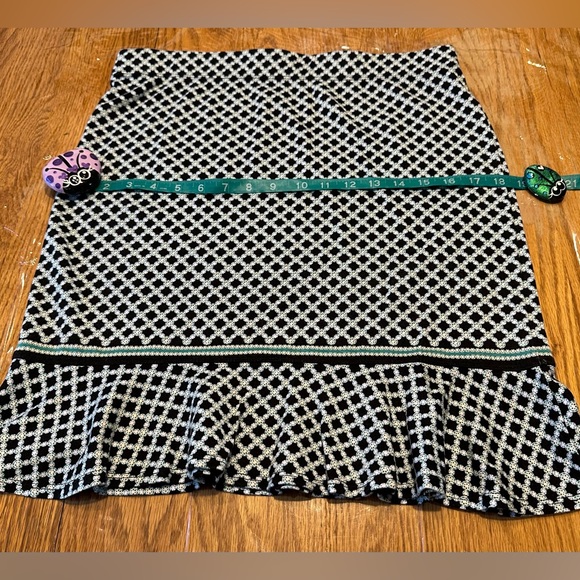 Max Studio Mini Skirt Elastic Stretch Waist Ruffle Bottom Size Medium - Picture 8 of 14